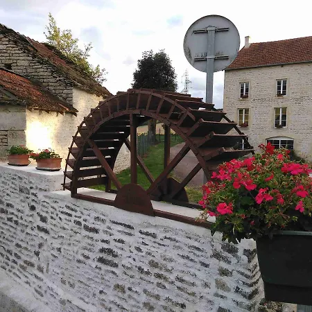 Moulin De La Fleuristerie Bed and Breakfast
