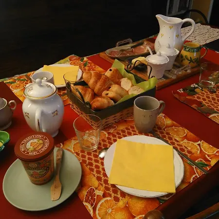Moulin De La Fleuristerie Bed and Breakfast